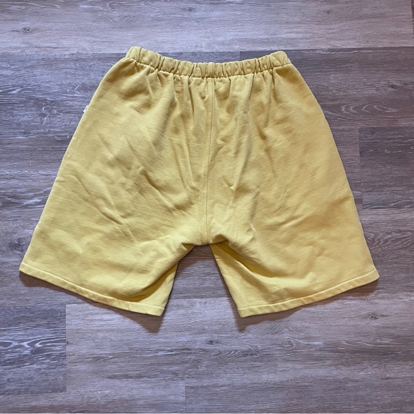 Madhappy Yellow Earth Day Organic Cotton Fleece Shorts size Large NWT - Picture 2 of 6